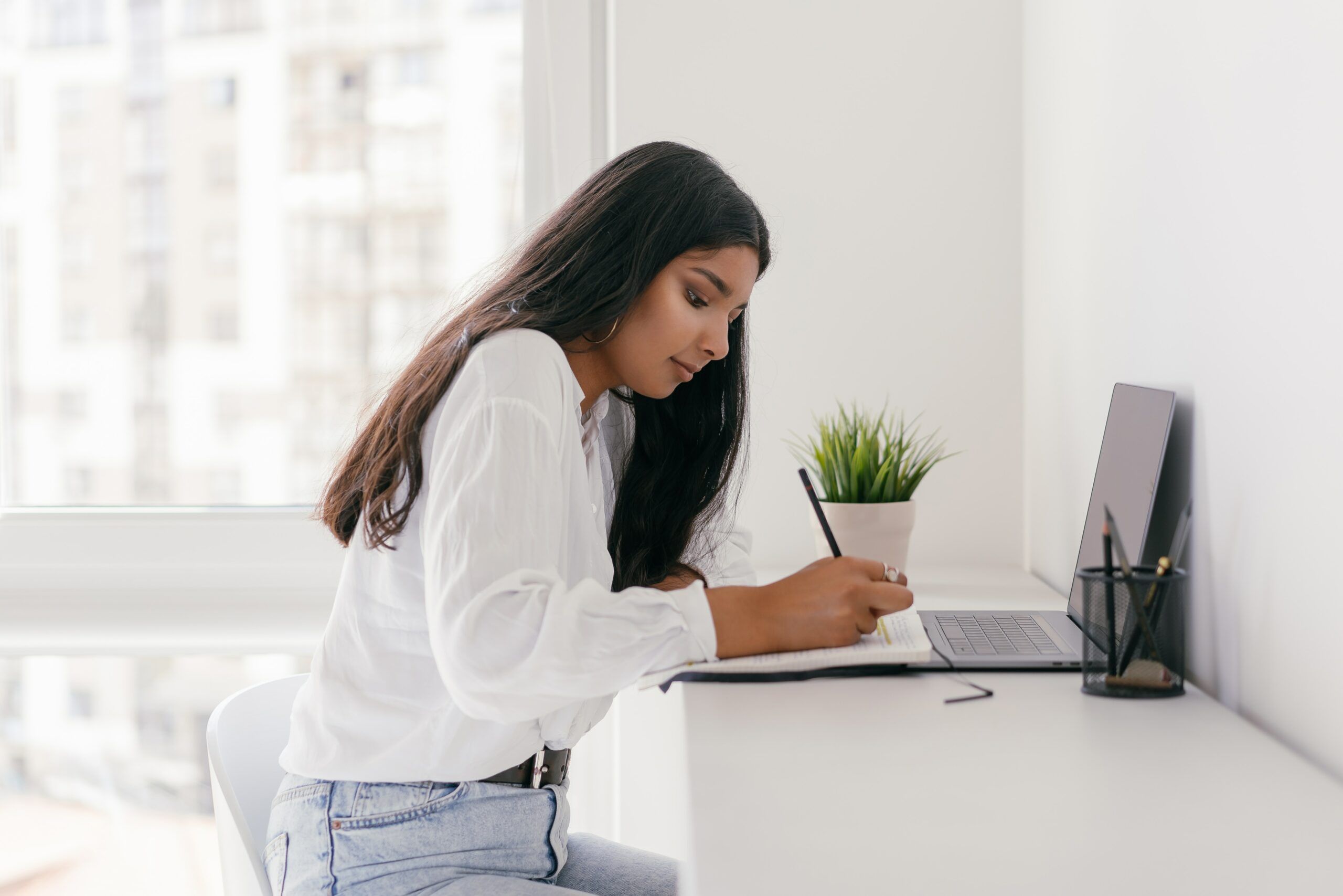 girl-writing