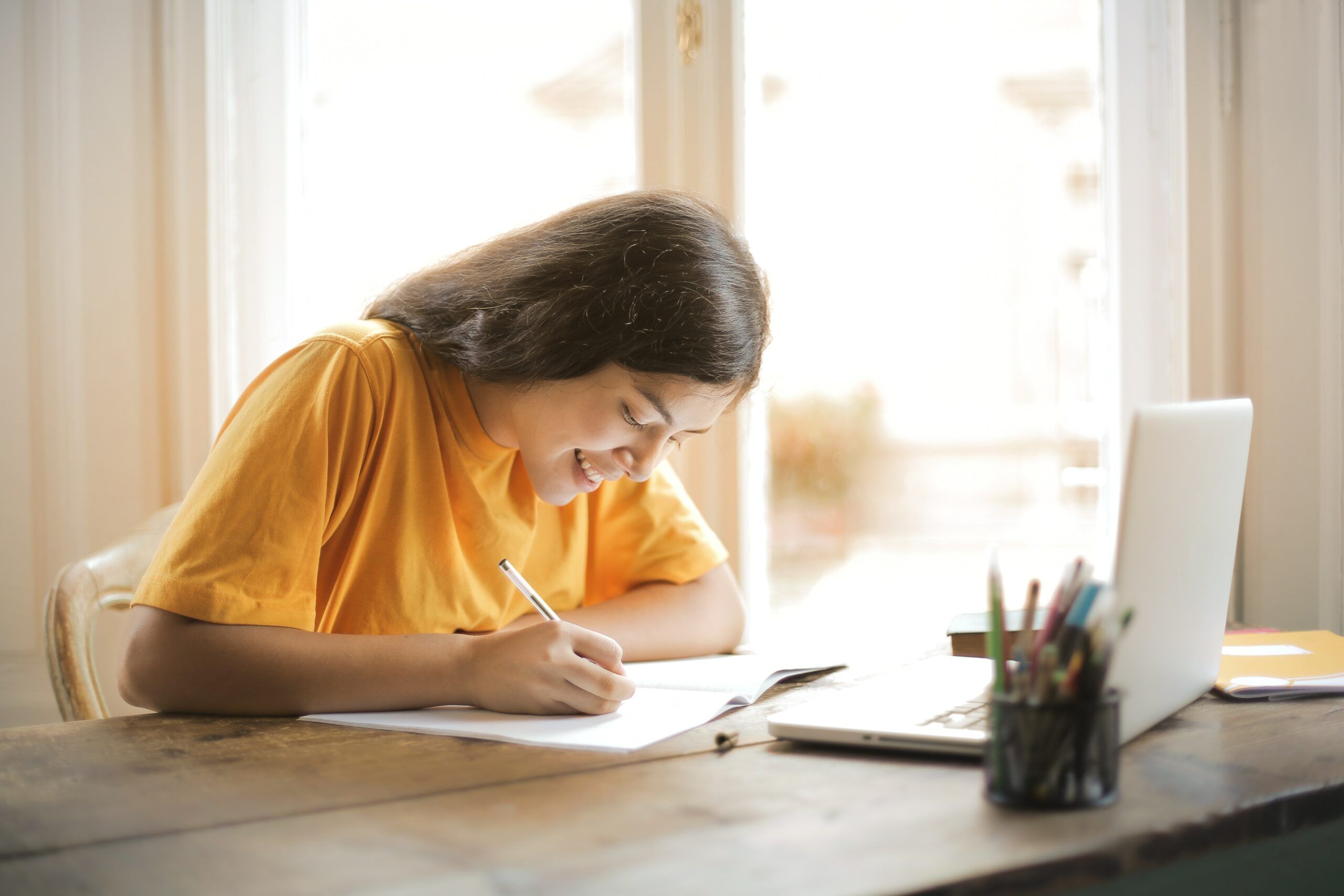 girl-writing